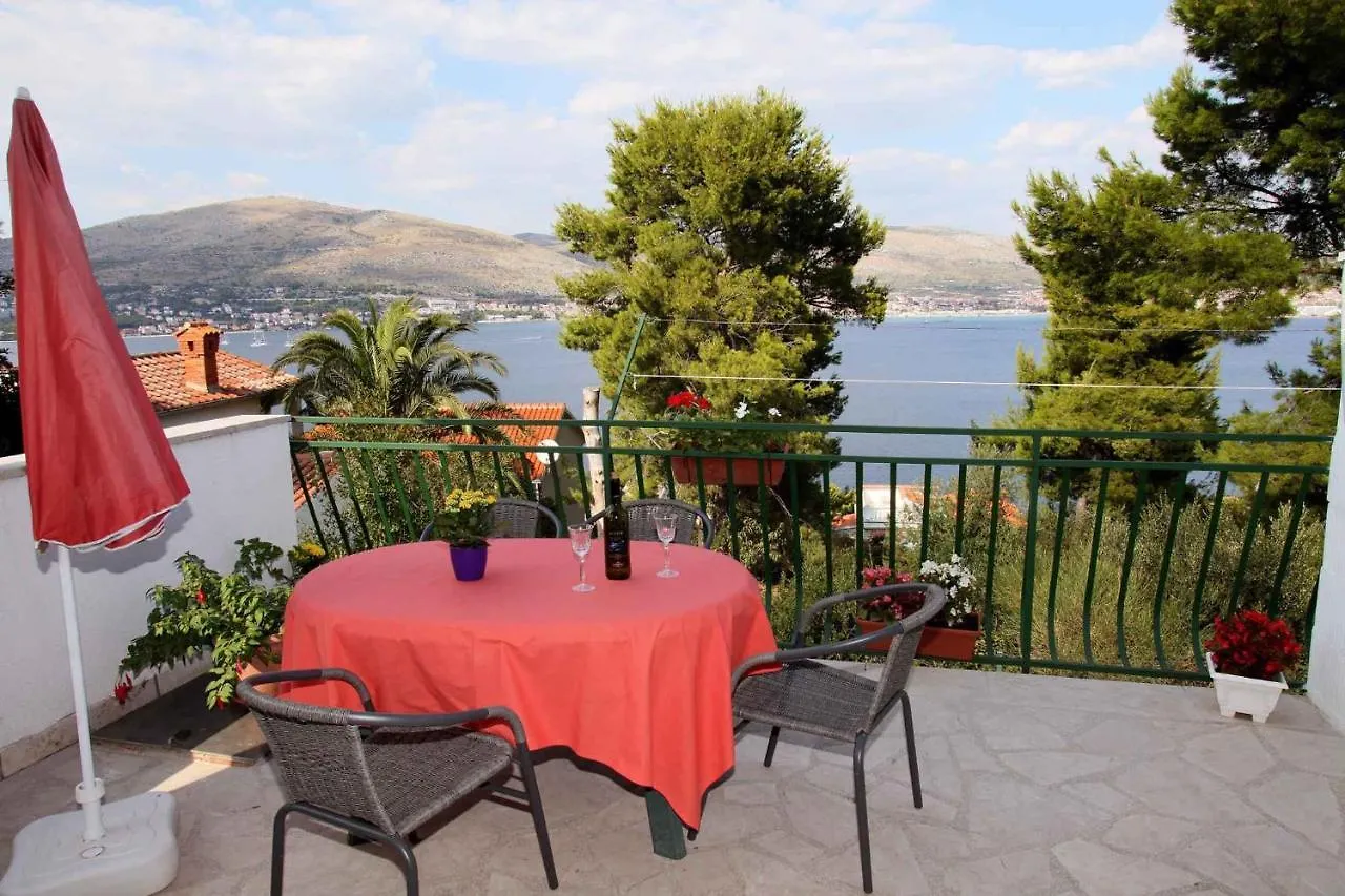 Apartment Okrug Donji 6 Okrug Gornji Croatia